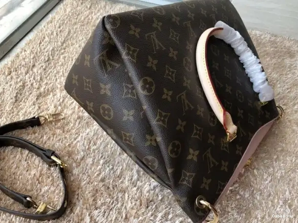 Vuitton PALLAS Louis 0519